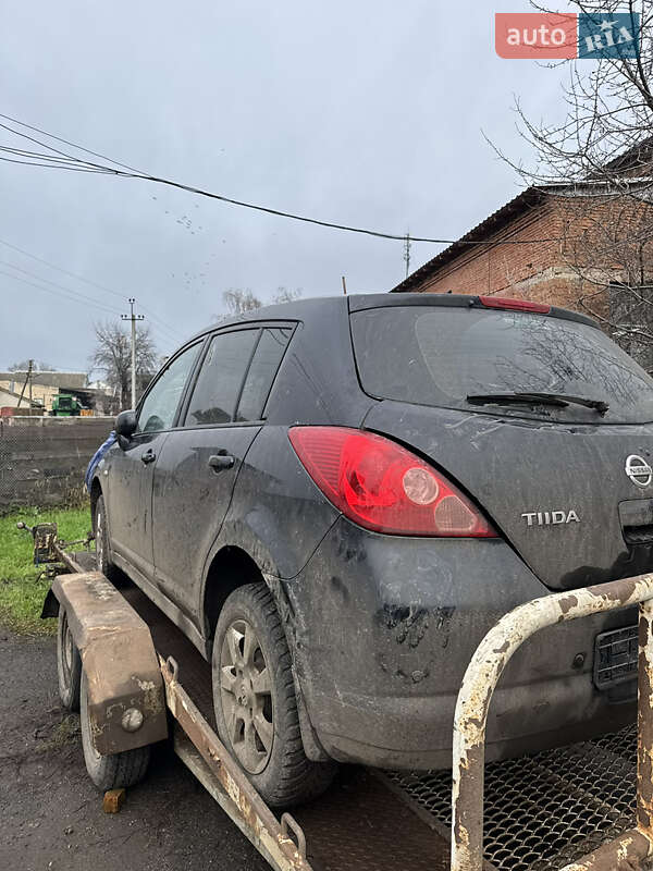 Хэтчбек Nissan TIIDA 2008 в Виннице