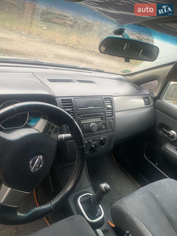 Седан Nissan TIIDA 2010 в Житомире фото 3 Седан Nissan TIIDA 2010 в Житомире