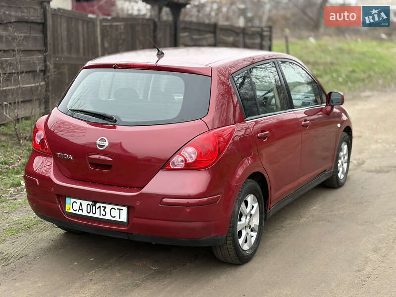 Хетчбек Nissan TIIDA 2008 в Звенигородці