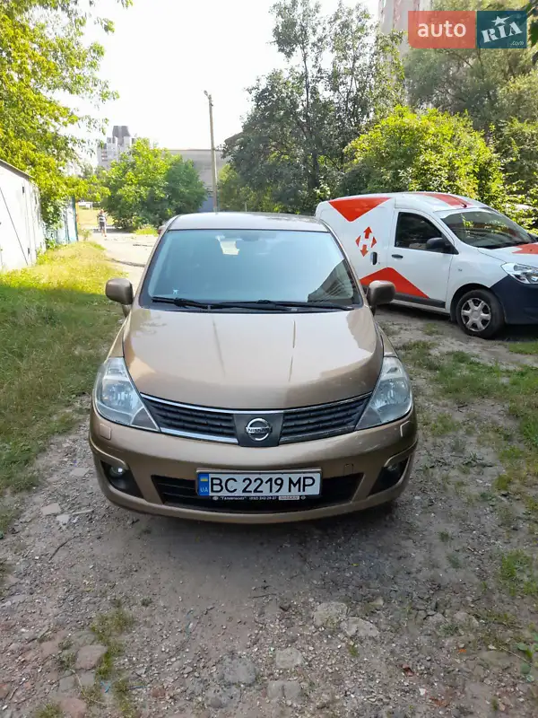 Nissan TIIDA