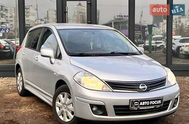 Хэтчбек Nissan TIIDA 2012 в Киеве