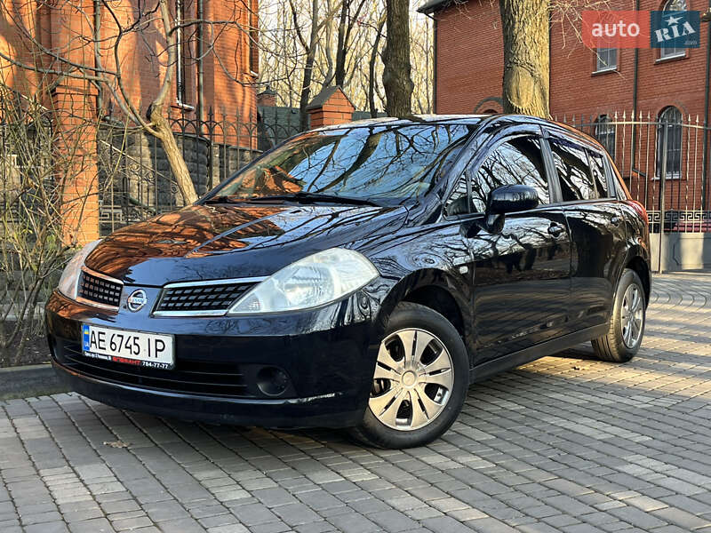 Nissan TIIDA 2007