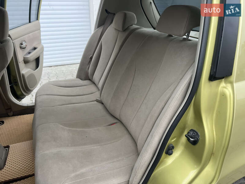 Хэтчбек Nissan TIIDA 2008 в Хмельницком