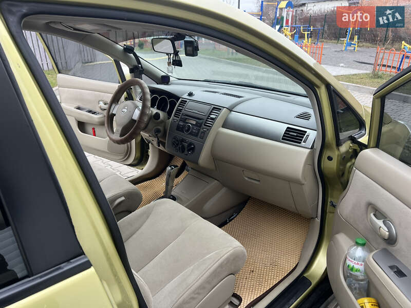 Хэтчбек Nissan TIIDA 2008 в Хмельницком