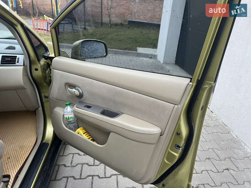 Хэтчбек Nissan TIIDA 2008 в Хмельницком