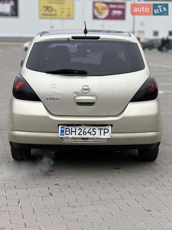 Хетчбек Nissan TIIDA 2006 в Одесі