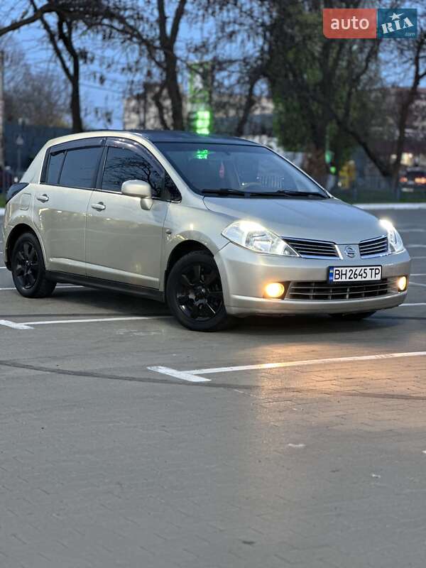 Хетчбек Nissan TIIDA 2006 в Одесі