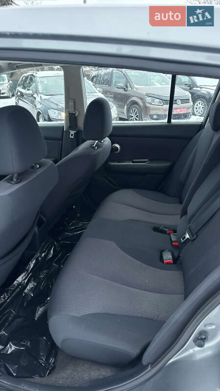 Хэтчбек Nissan TIIDA 2010 в Луцке