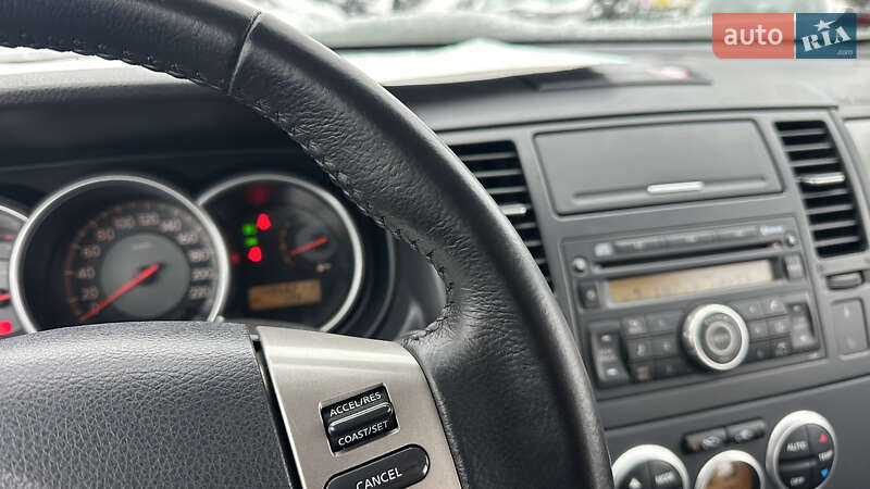 Хэтчбек Nissan TIIDA 2010 в Луцке