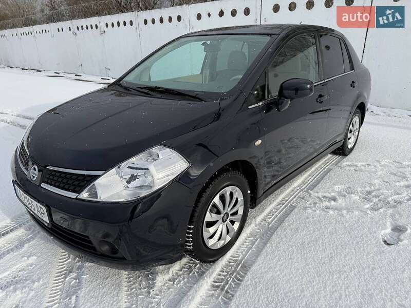 Nissan TIIDA 2008
