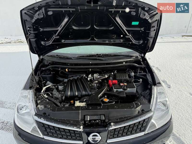 Седан Nissan TIIDA 2008 в Киеве