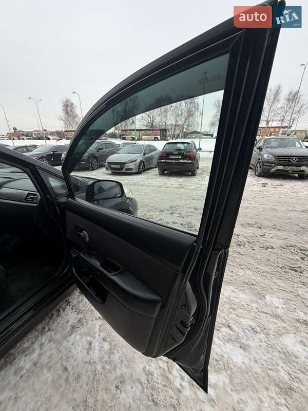 Хэтчбек Nissan TIIDA 2008 в Киеве фото 34 Хэтчбек Nissan TIIDA 2008 в Киеве