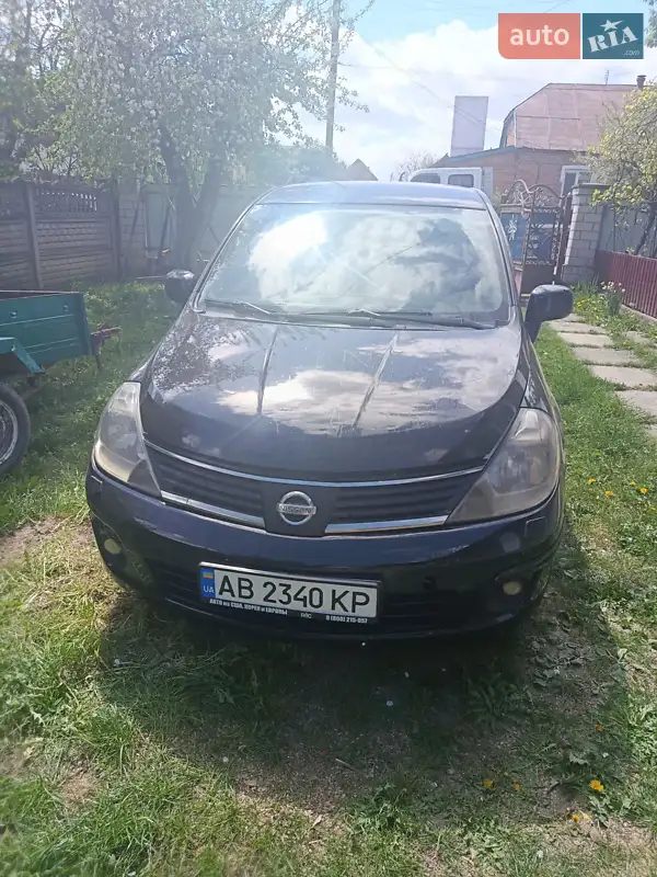 Nissan TIIDA 2008