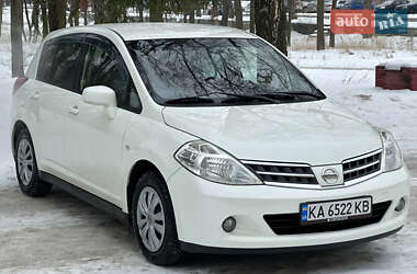 Хэтчбек Nissan TIIDA 2010 в Киеве