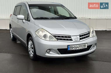 Хэтчбек Nissan TIIDA 2010 в Белгороде-Днестровском