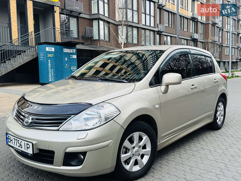 Седан Nissan TIIDA 2011 в Одессе