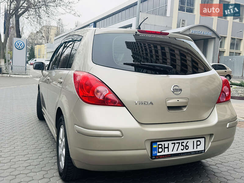 Седан Nissan TIIDA 2011 в Одессе
