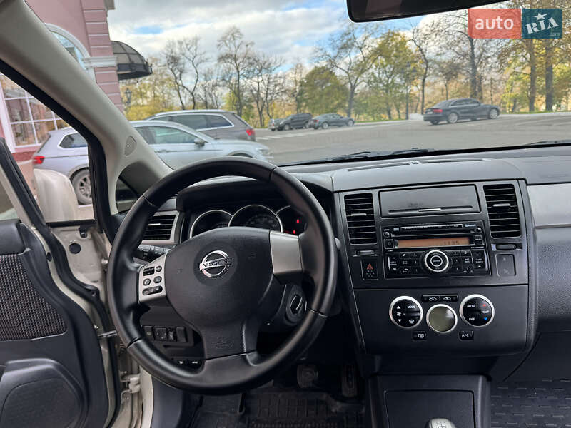 Седан Nissan TIIDA 2011 в Одессе