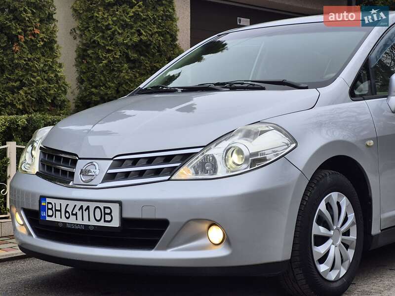 Хэтчбек Nissan TIIDA 2010 в Одессе фото 17 Хэтчбек Nissan TIIDA 2010 в Одессе