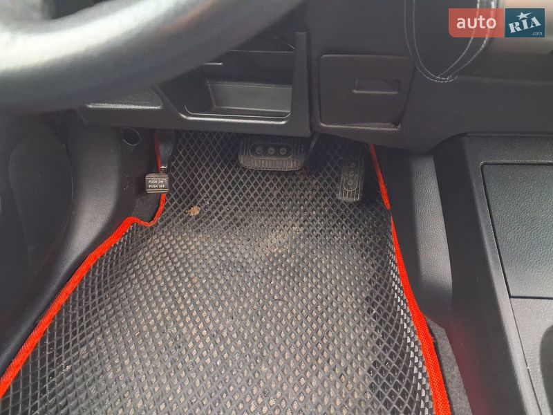 Хэтчбек Nissan TIIDA 2011 в Буче