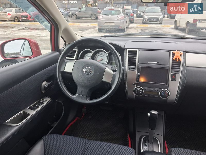 Хэтчбек Nissan TIIDA 2011 в Буче