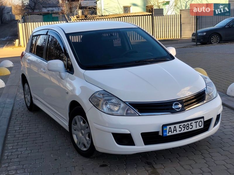 Nissan TIIDA 2013