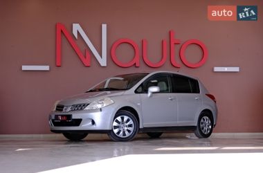 Хетчбек Nissan TIIDA 2010 в Одесі