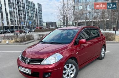 Хэтчбек Nissan TIIDA 2010 в Киеве