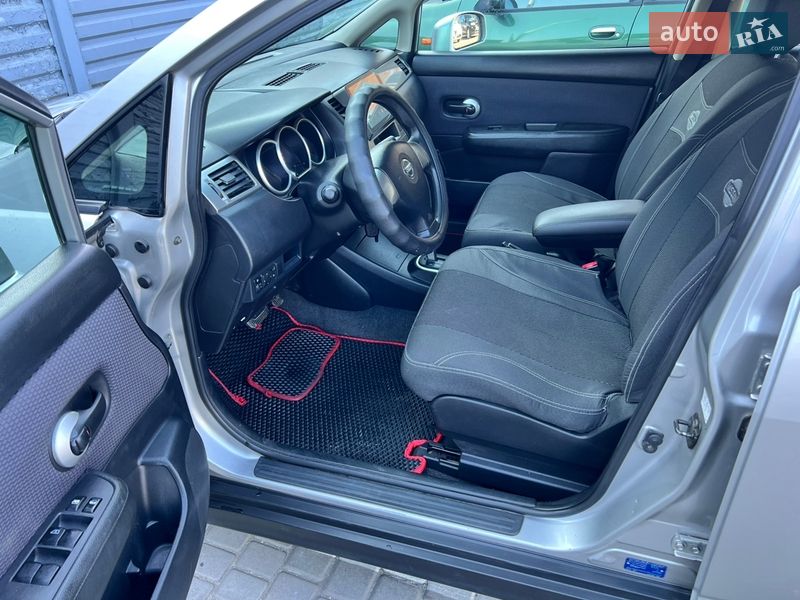 Хэтчбек Nissan TIIDA 2006 в Одессе