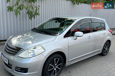 Хетчбек Nissan TIIDA 2011 в Києві