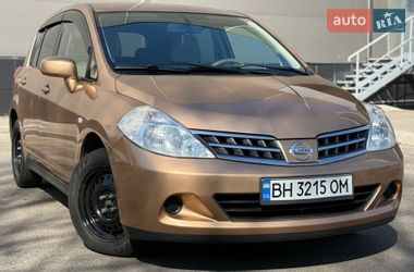 Хетчбек Nissan TIIDA 2010 в Києві