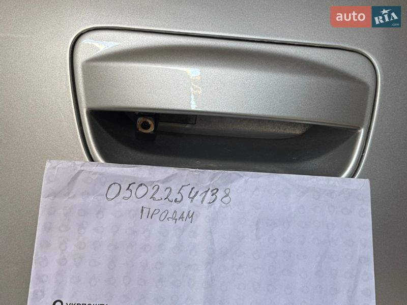 Хетчбек Nissan TIIDA 2008 в Ужгороді