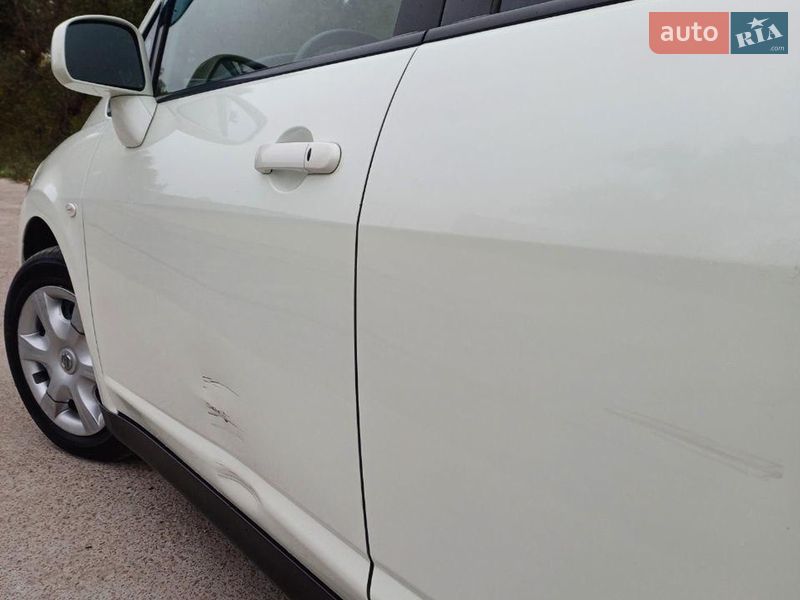 Хэтчбек Nissan TIIDA 2012 в Киеве фото 12 Хэтчбек Nissan TIIDA 2012 в Киеве