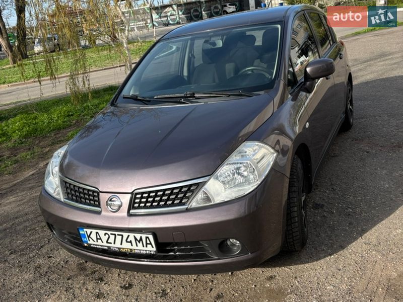 Nissan TIIDA 2008