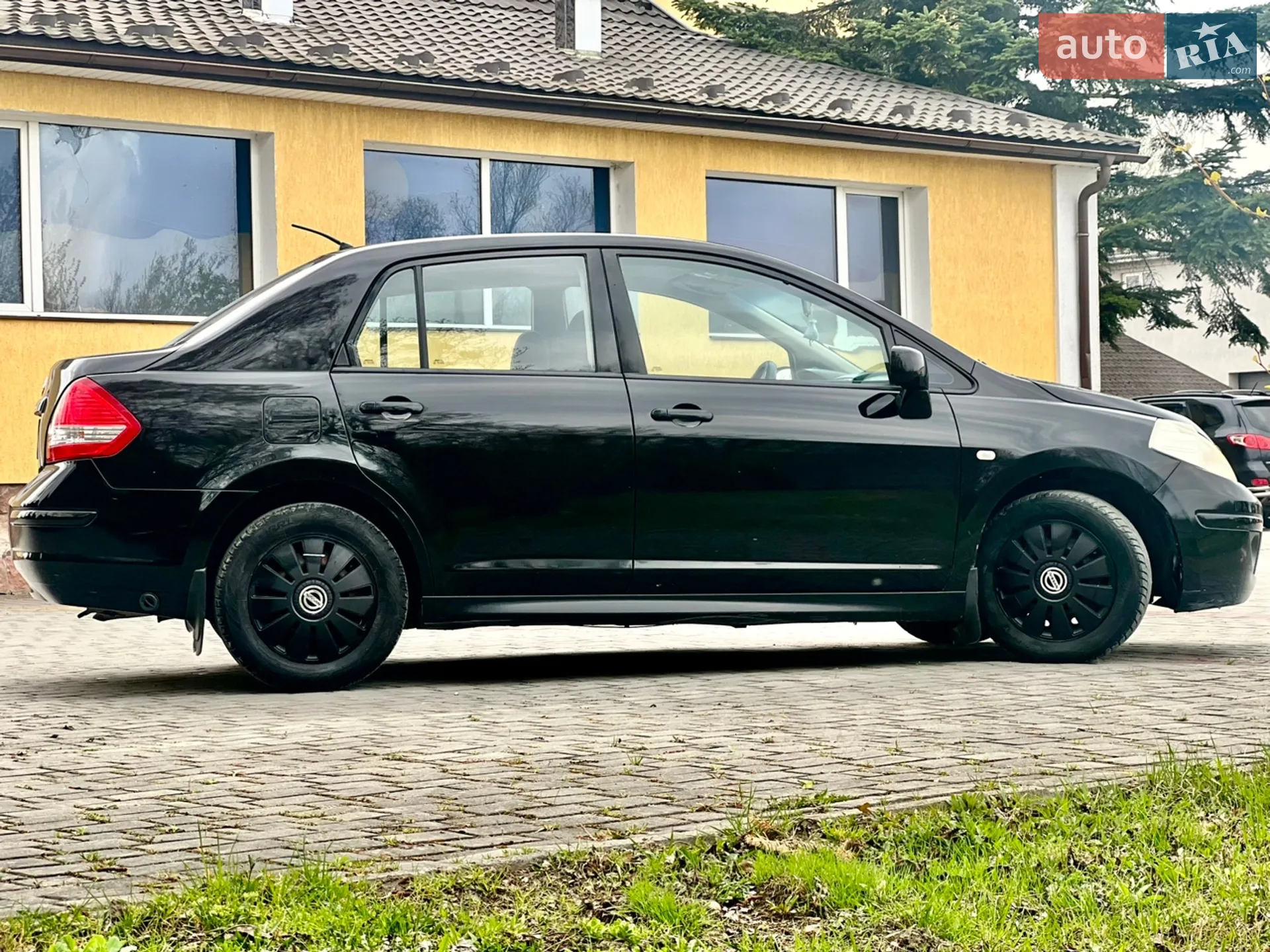2010 Nissan Tiida - мініатюра 14