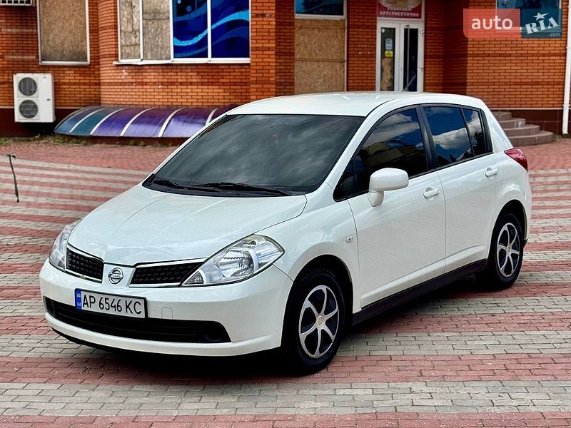 Nissan TIIDA 2008