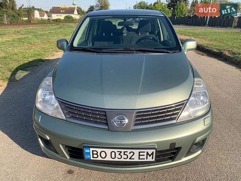 Nissan TIIDA 2008