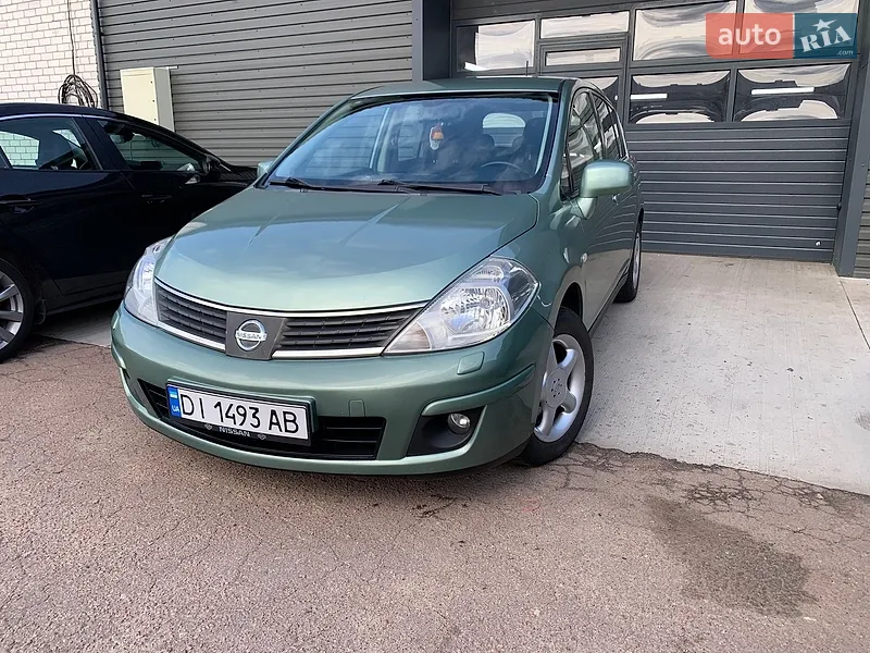 Nissan TIIDA