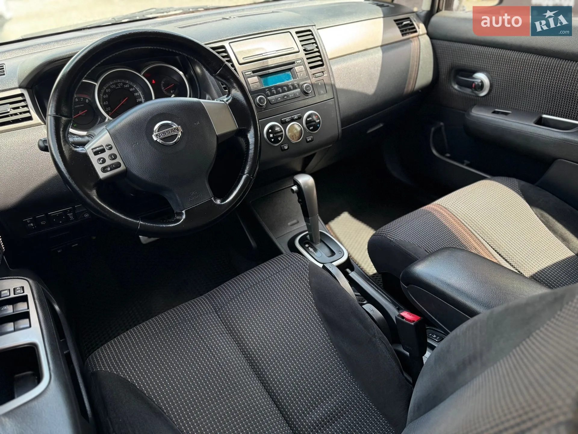 2010 Nissan Tiida - мініатюра 7