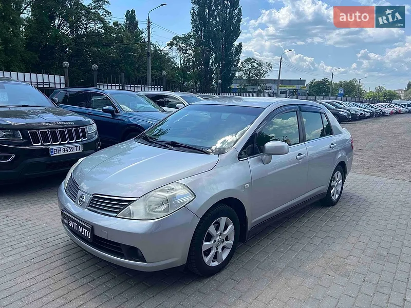 Nissan TIIDA