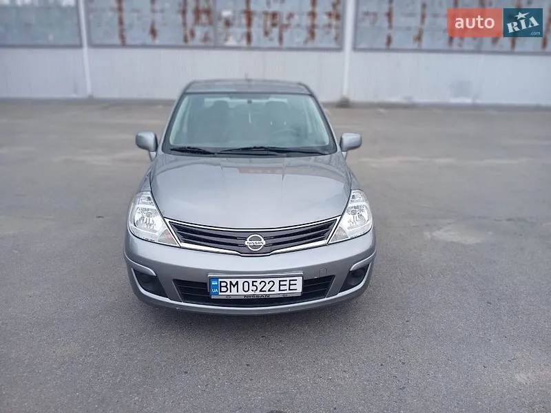 Nissan TIIDA 2012