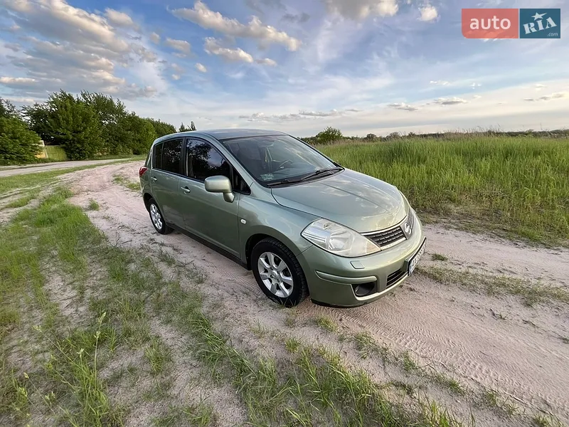 Nissan TIIDA