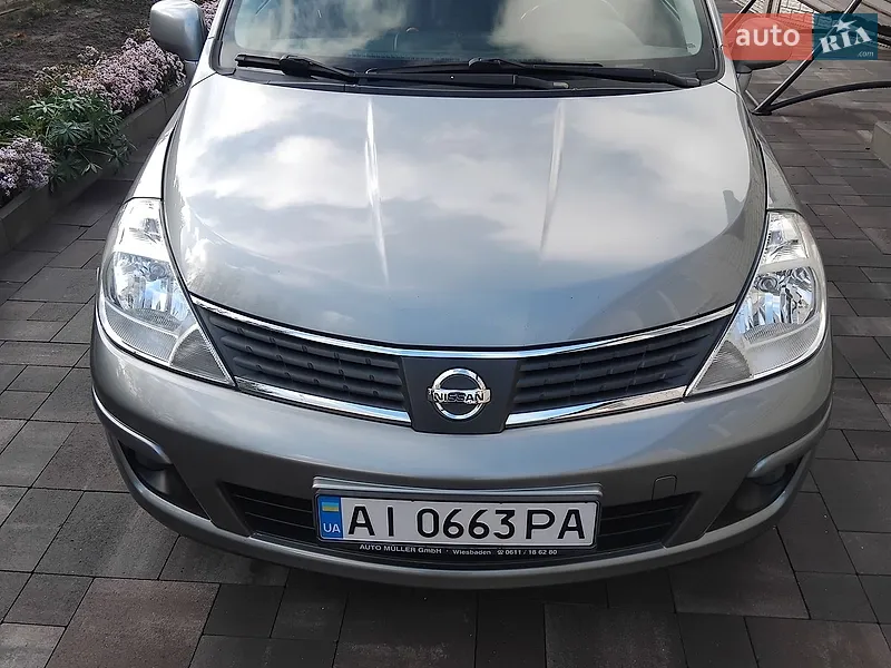 Nissan TIIDA 2009