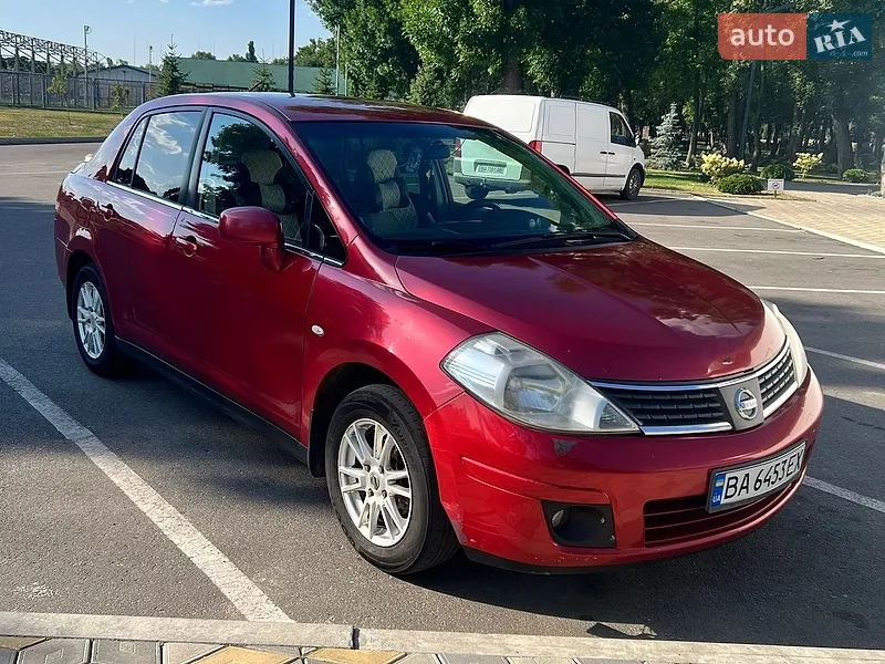 Nissan TIIDA 2008