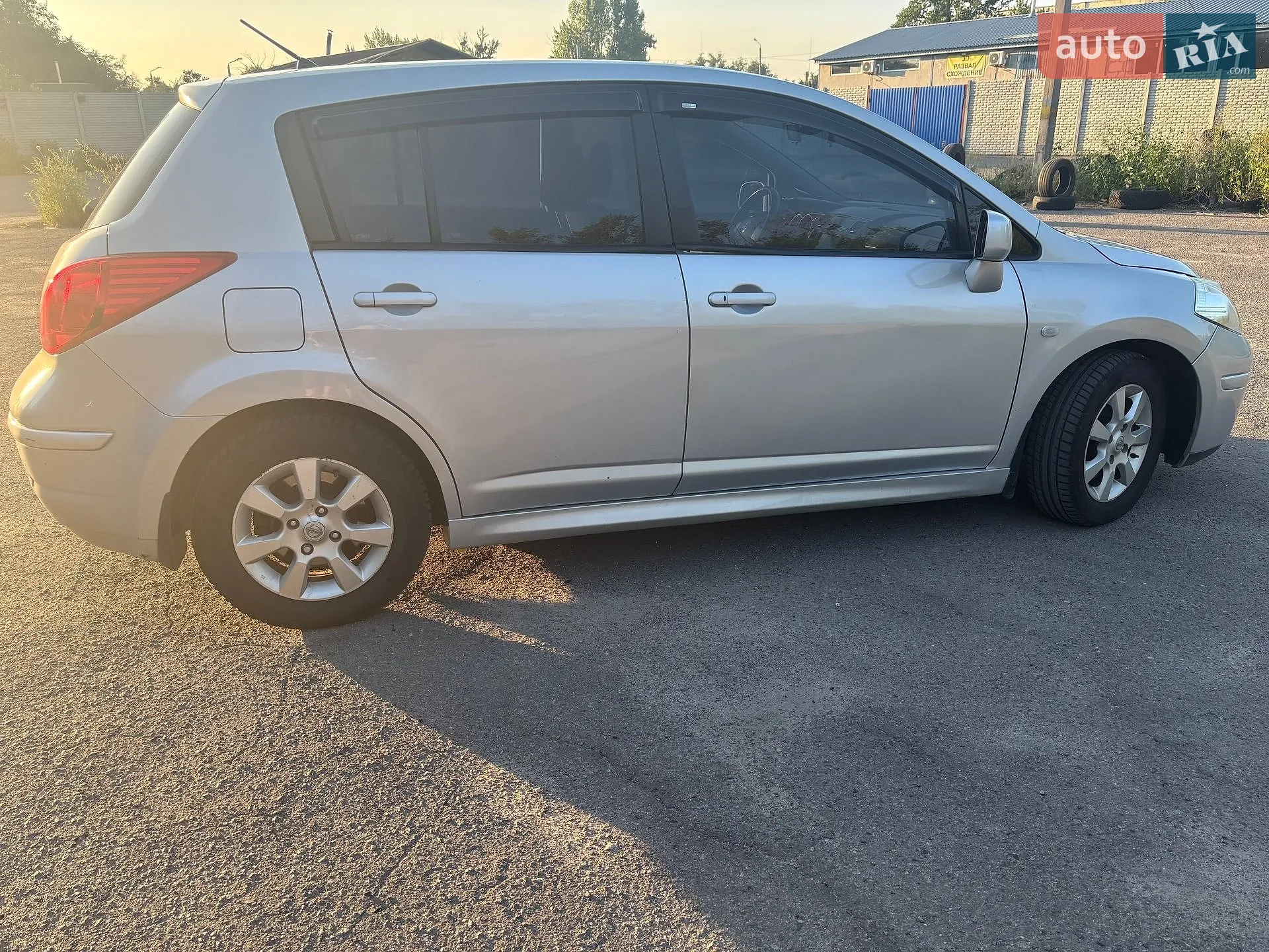 2011 Nissan Tiida - мініатюра 3