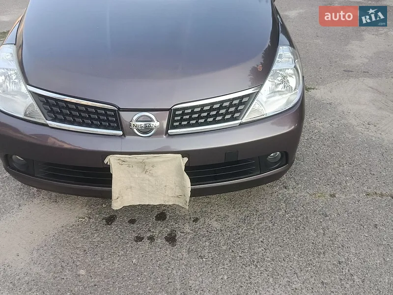 Nissan TIIDA 2008