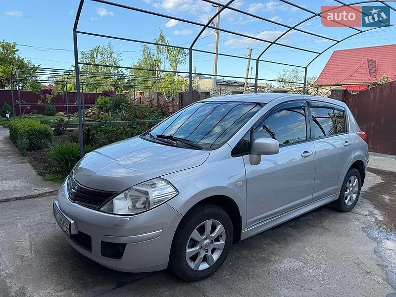 Nissan TIIDA