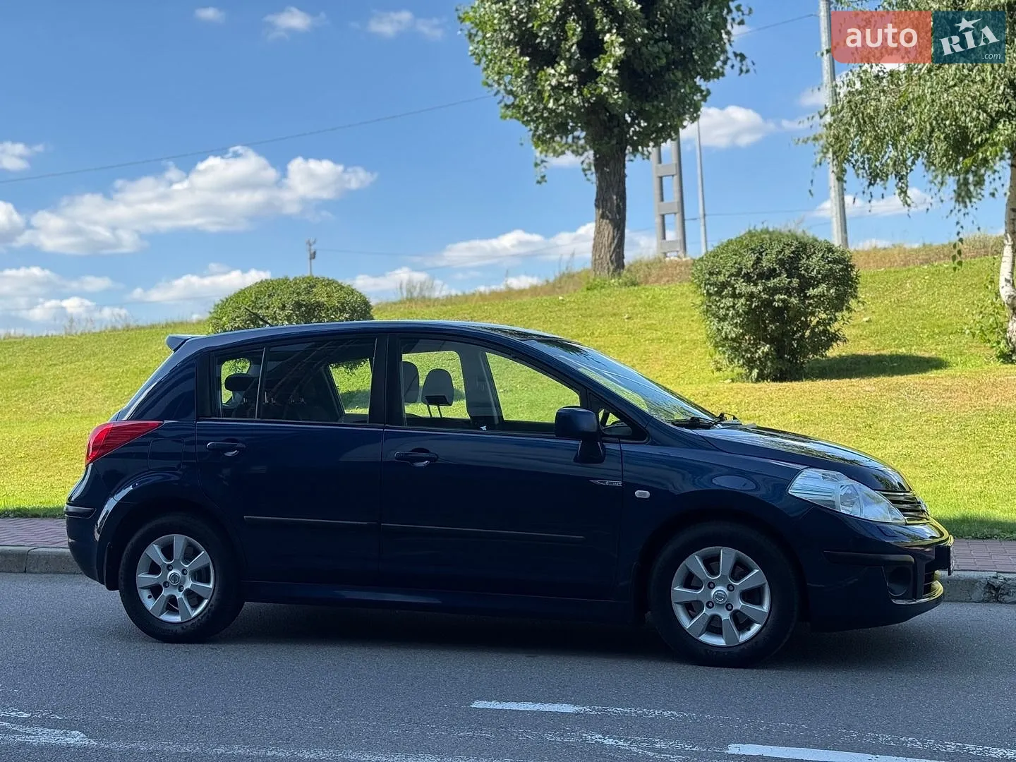 2012 Nissan Tiida - мініатюра 4