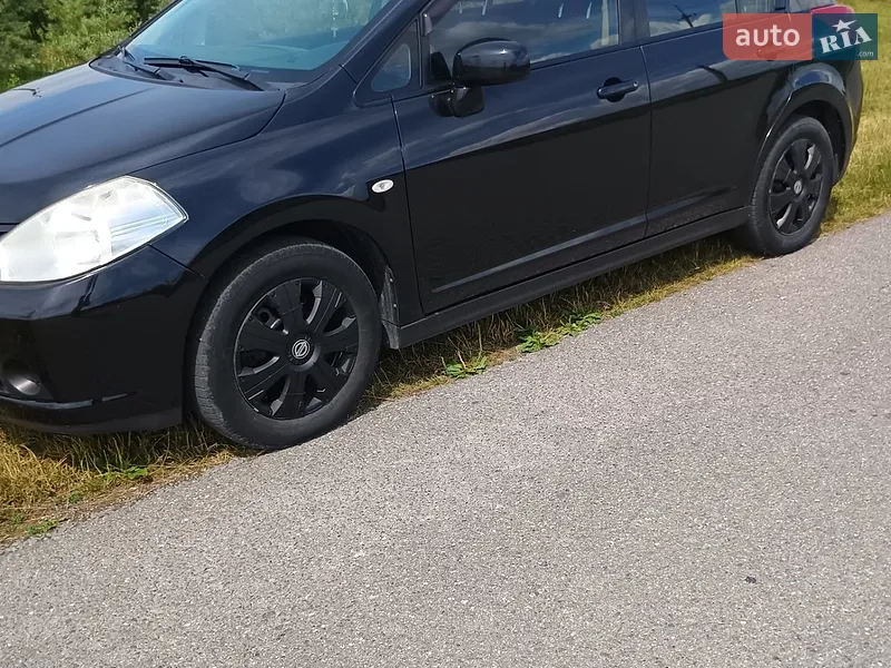 Nissan TIIDA