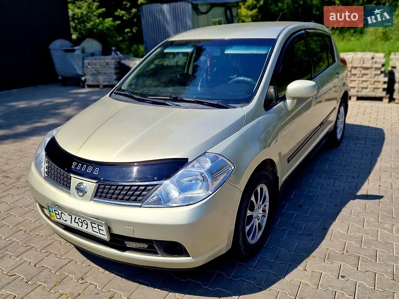 Nissan TIIDA